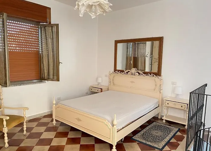 Via Calabria 6da Francesca 公寓