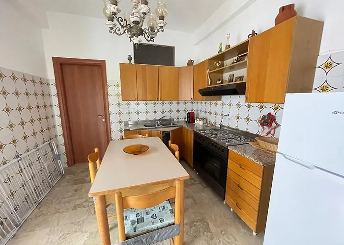 Via Calabria 6da Francesca Apartman *